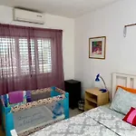 Taniandres Apartment *