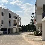 Taniandres Paralimni