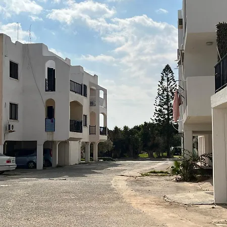 Taniandres Paralimni