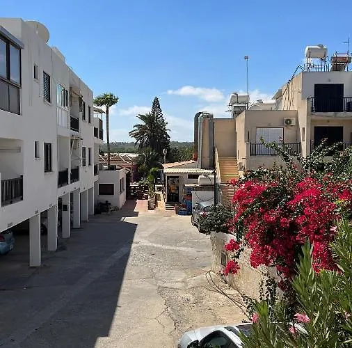 Taniandres Paralimni